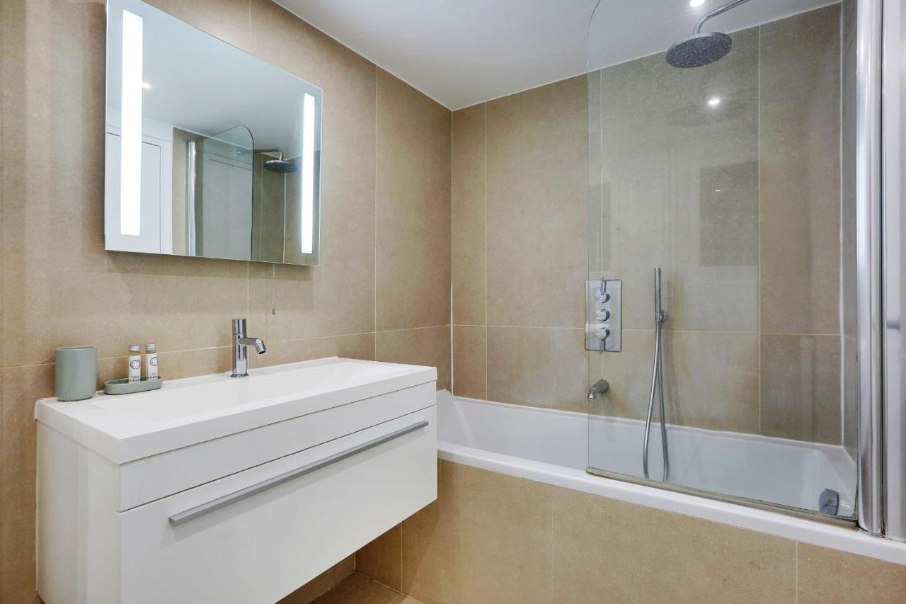 Elegant Apartment - 2Bd-6P - Avenue Montaigne Párizs Kültér fotó